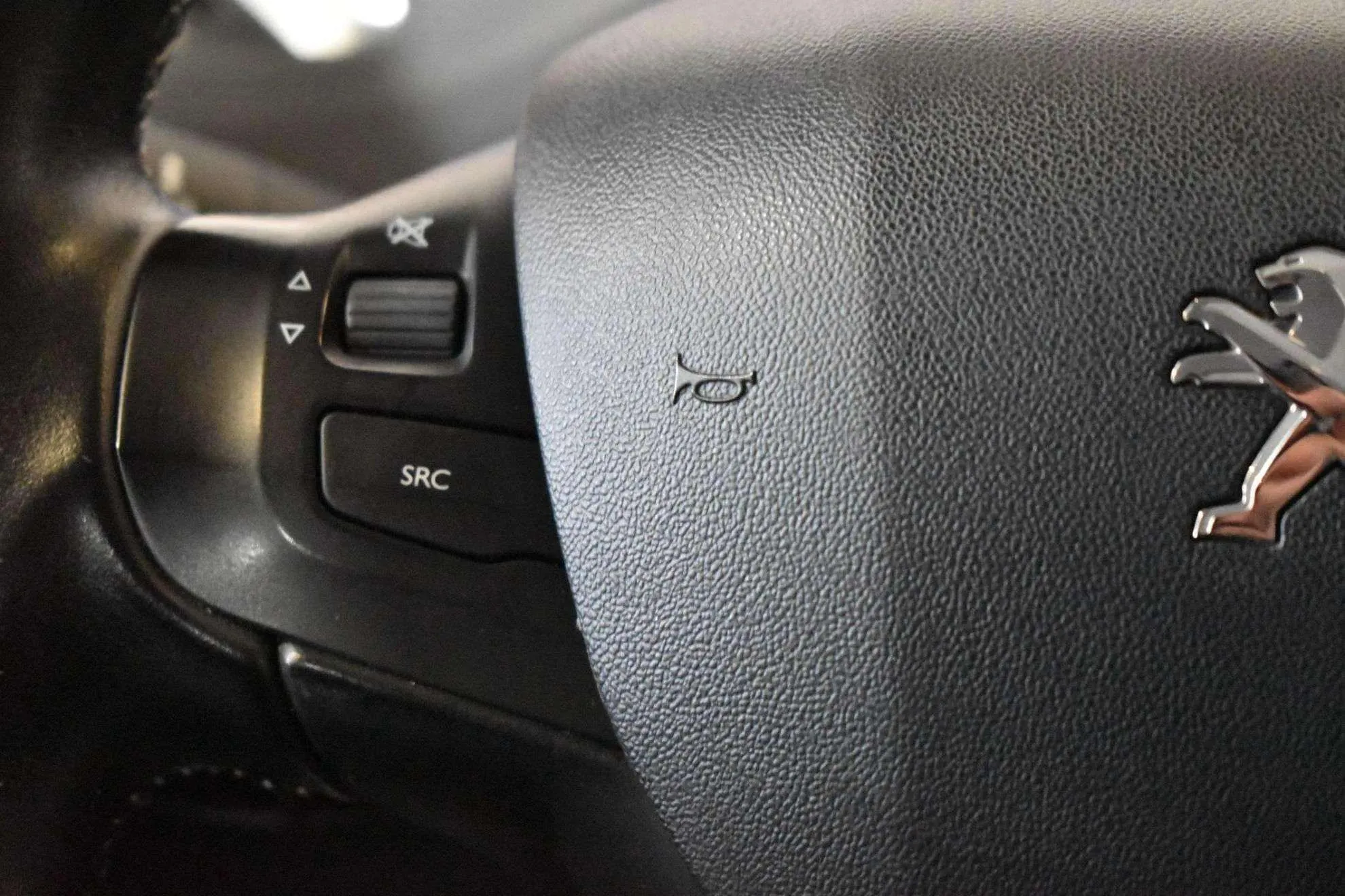 Peugeot 2008 Access 1.2L PureTech - foto 14