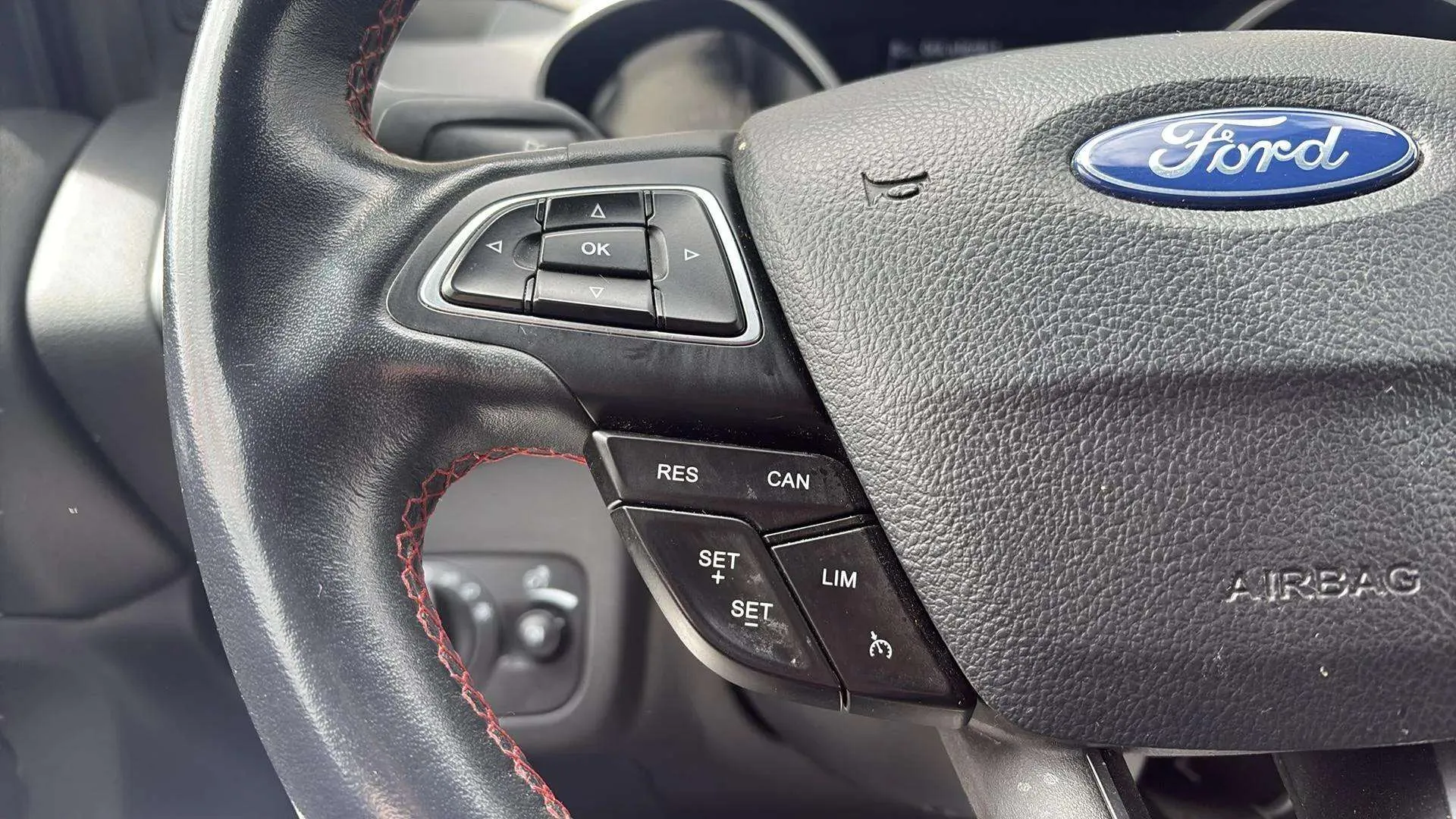 Ford Kuga 1.5 EcoBoost 4x2 ST-Line - foto 46
