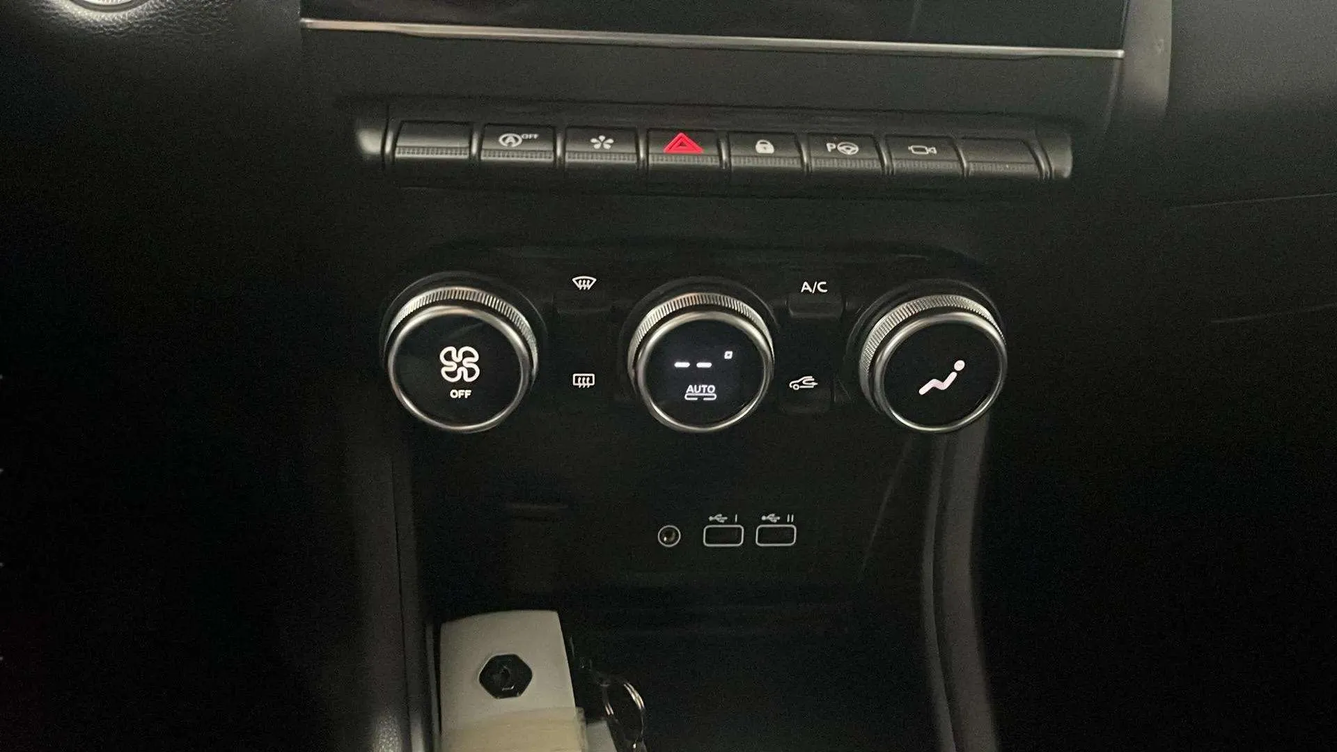 Renault Captur evolution TCe - foto 19
