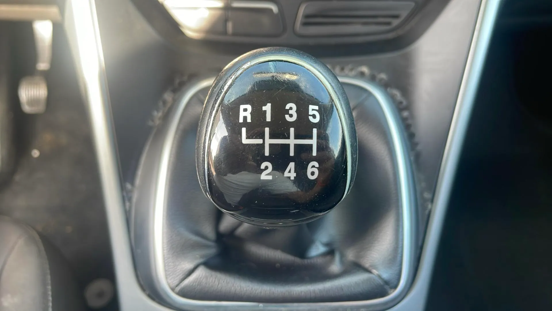 Ford Kuga 1.5 EcoBoost 4x2 Trend - foto 21