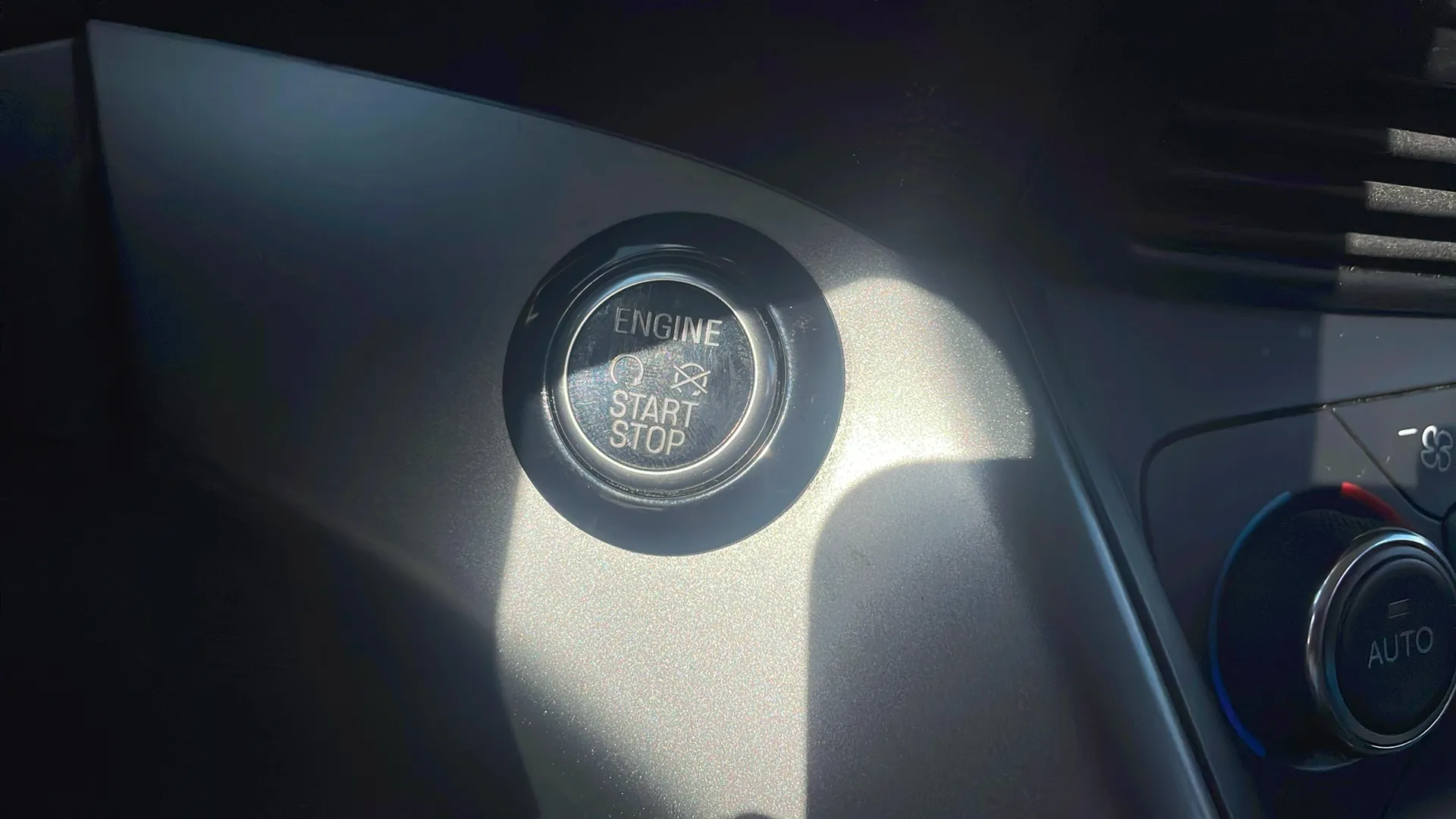 Ford Kuga 1.5 EcoBoost 4x2 Trend - foto 34
