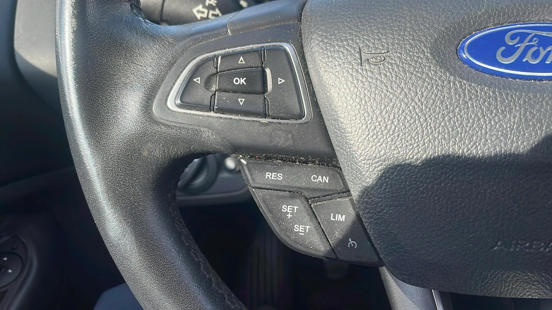 Ford Kuga 1.5 EcoBoost 4x2 Trend - foto 31