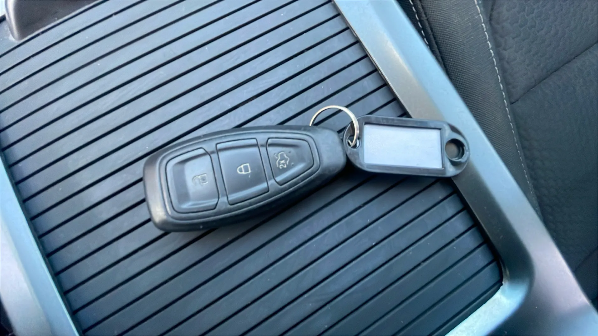 Ford Kuga 1.5 EcoBoost 4x2 Trend - foto 20