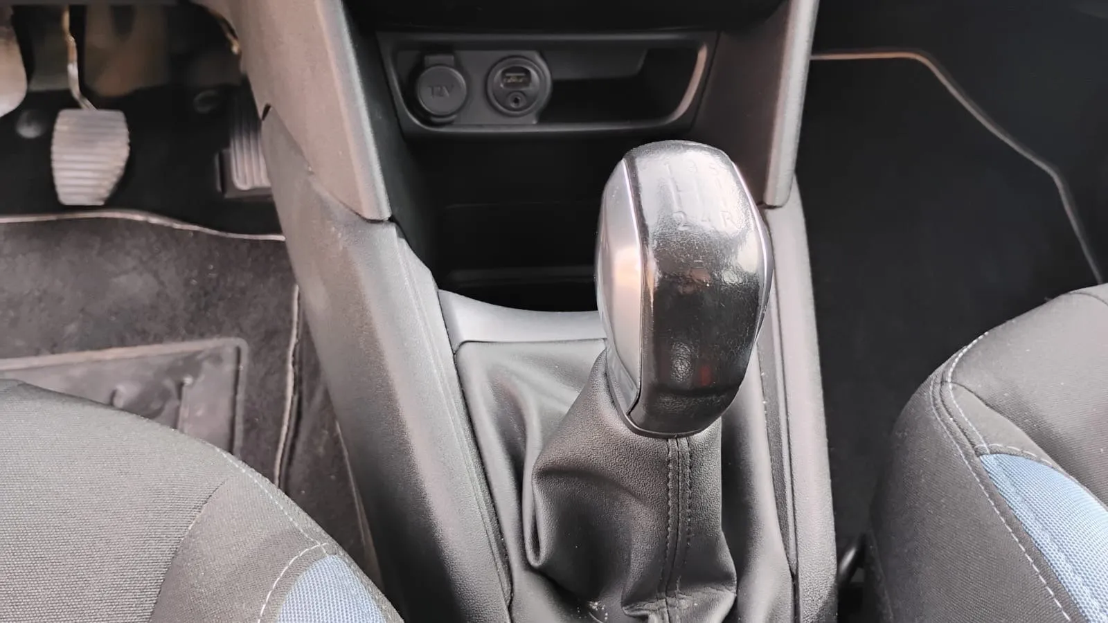 Peugeot 208 Allure 1.6 VTi 120 - foto 14