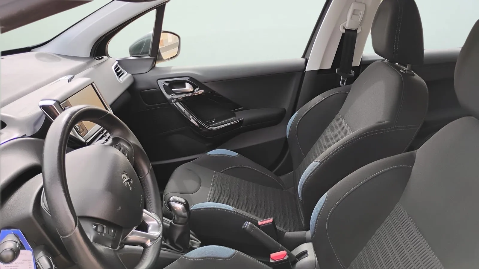 Peugeot 208 Allure 1.6 VTi 120 - foto 9