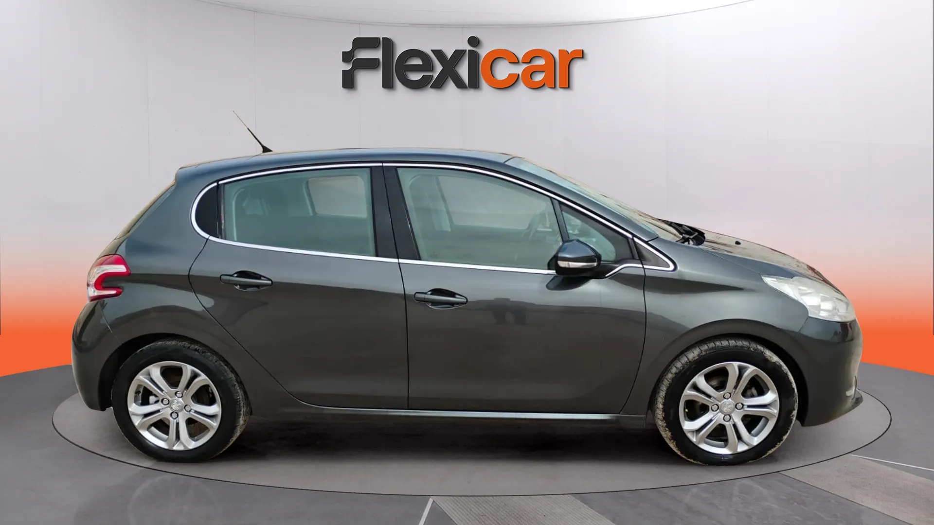 Peugeot 208 Allure 1.6 VTi 120 - foto 8