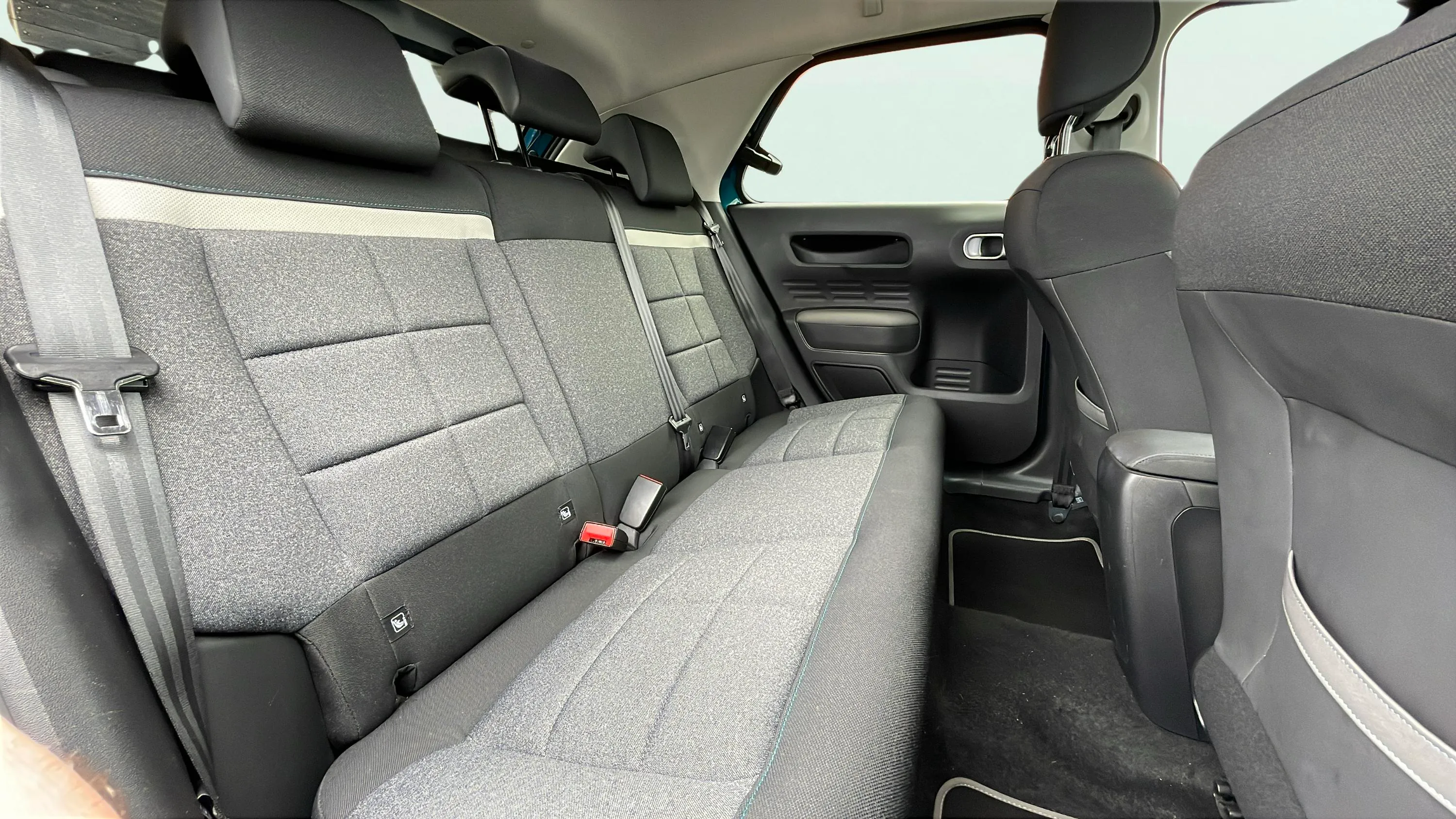 Citroën C4 Cactus BlueHDi 100 Shine - foto 17