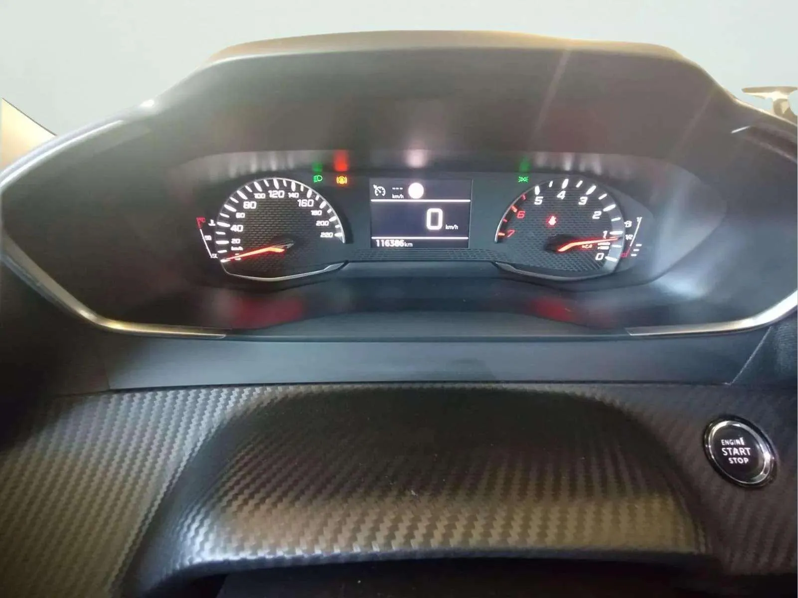 Peugeot 2008 Allure 1.5 - foto 20