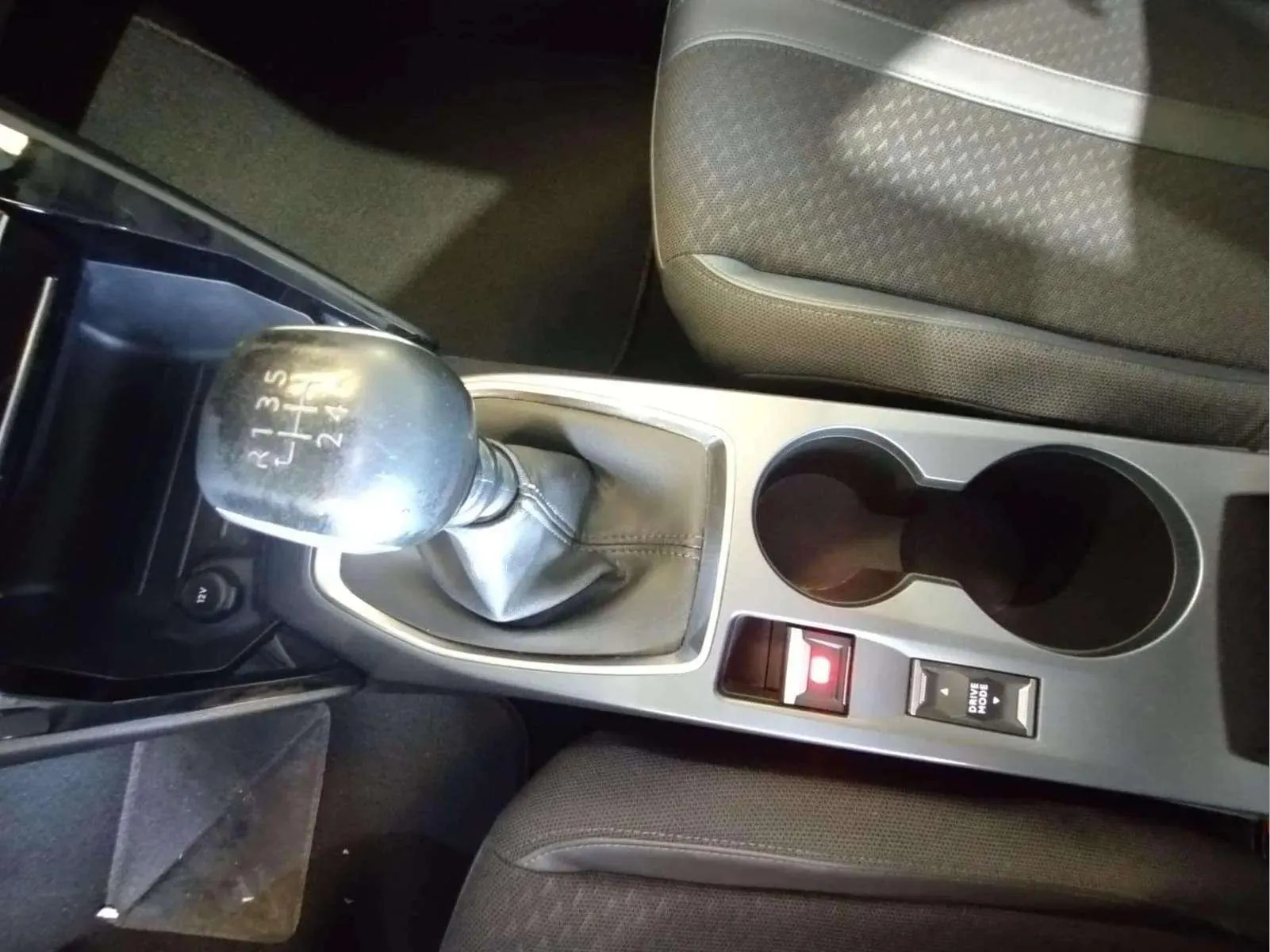 Peugeot 2008 Allure 1.5 - foto 18