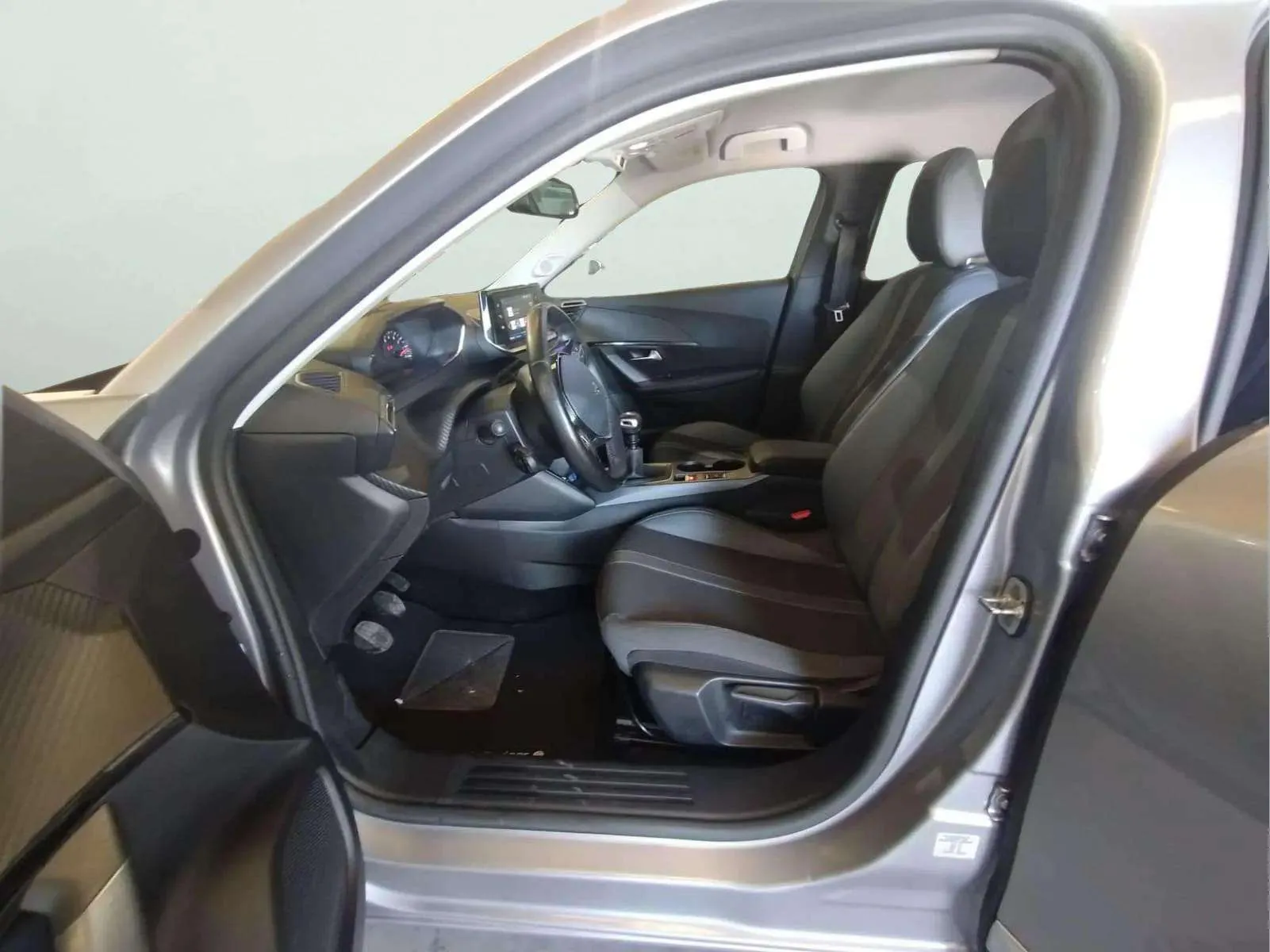 Peugeot 2008 Allure 1.5 - foto 19