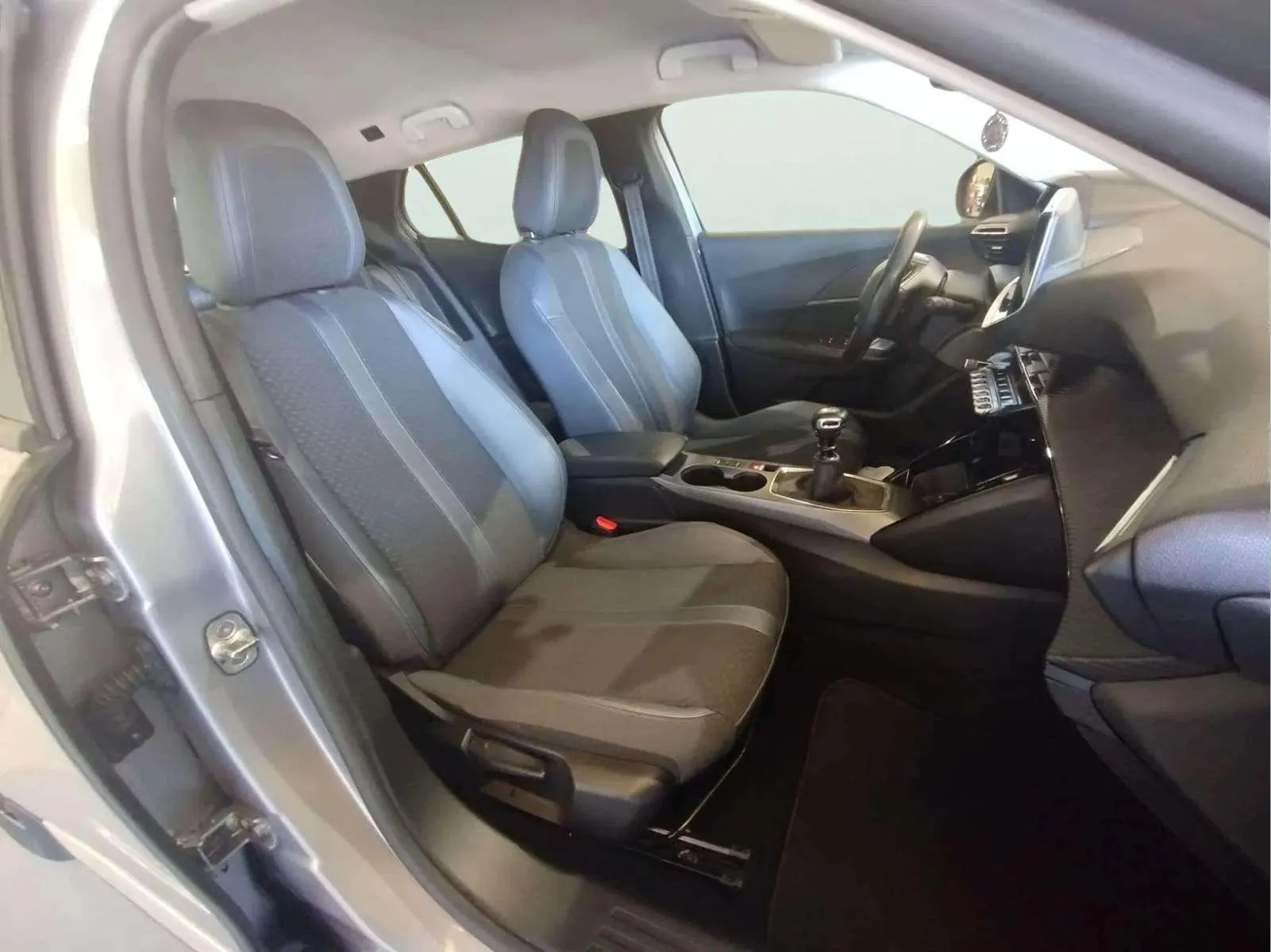 Peugeot 2008 Allure 1.5 - foto 9