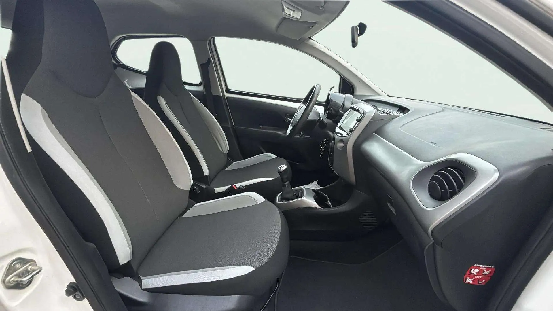 Toyota Aygo 1.0 70 x-cite - foto 19