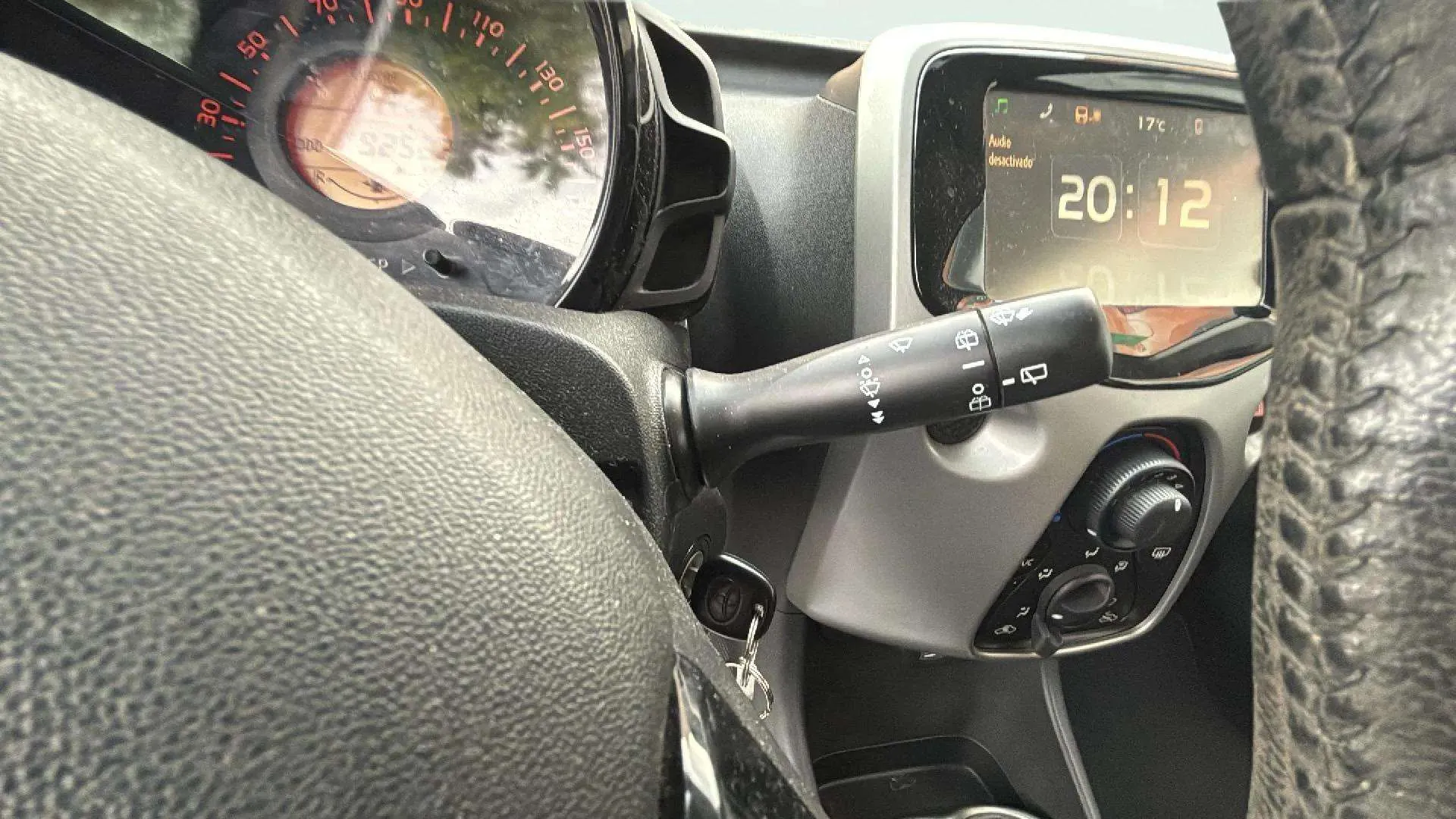Toyota Aygo 1.0 70 x-cite - foto 27