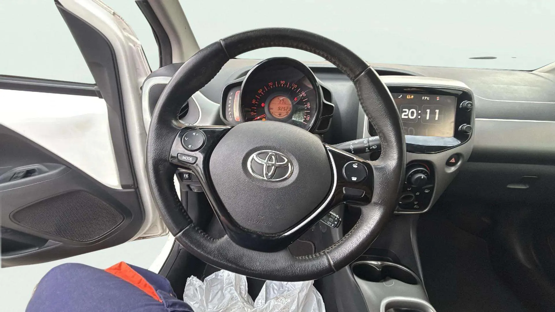 Toyota Aygo 1.0 70 x-cite - foto 16