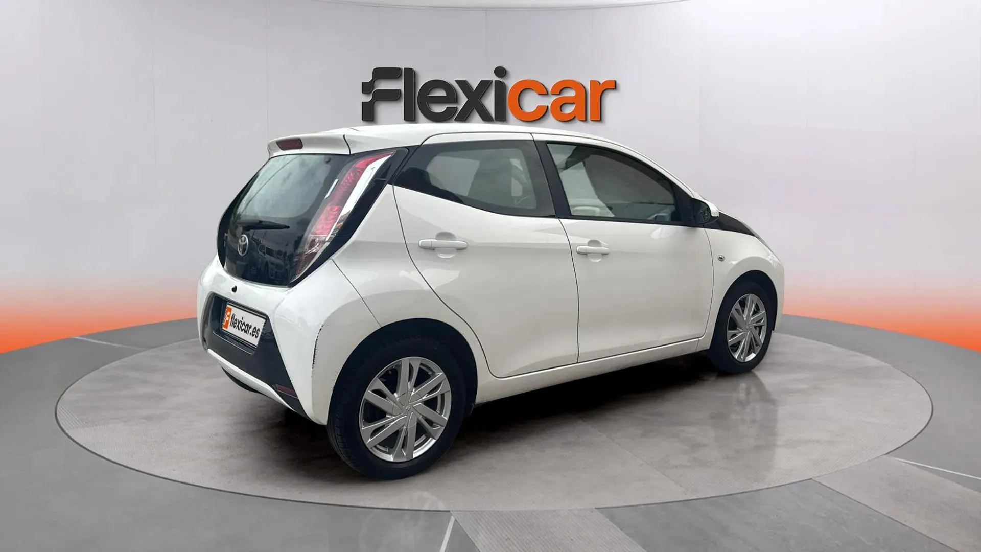 Toyota Aygo 1.0 70 x-cite - foto 7
