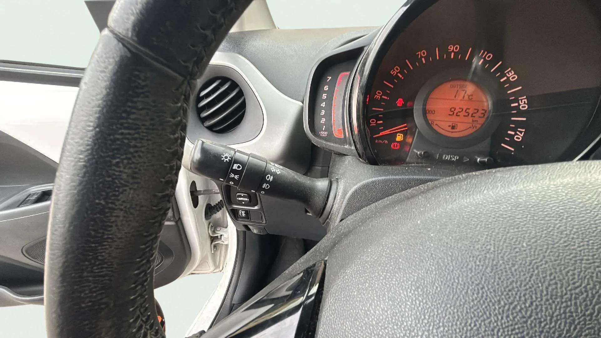 Toyota Aygo 1.0 70 x-cite - foto 25