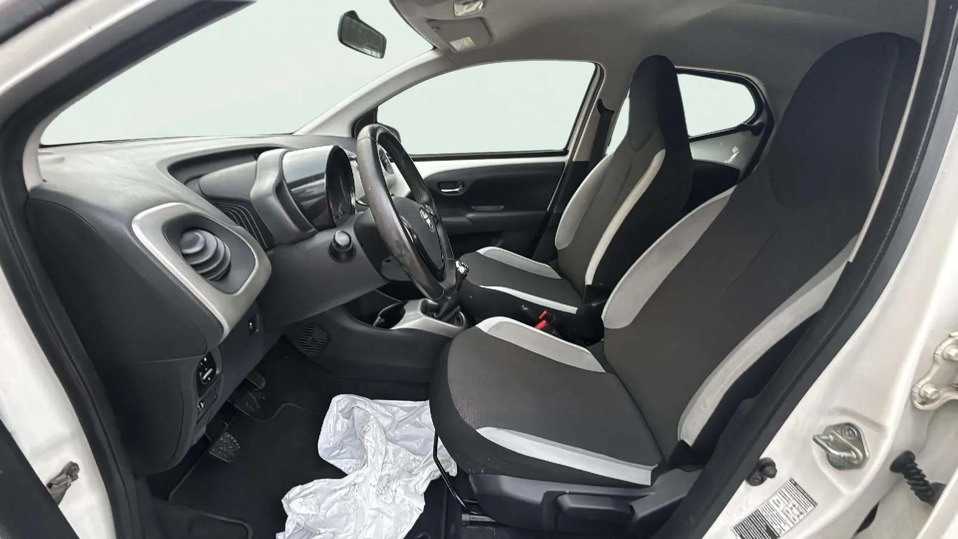 Toyota Aygo 1.0 70 x-cite - foto 18