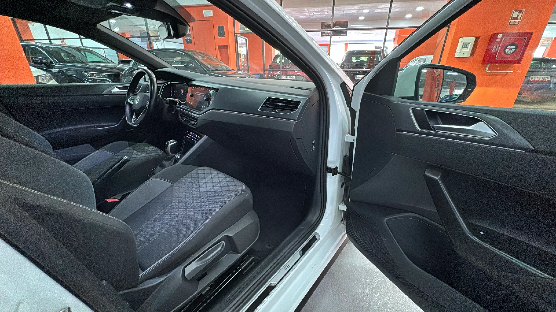 Volkswagen Polo R-Line 1.0 TSI DSG - foto 19