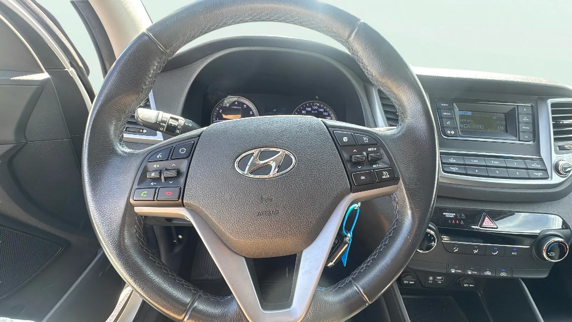 Hyundai Tucson 1.6 GDi BlueDrive 25 Aniversario 4x2 - foto 11