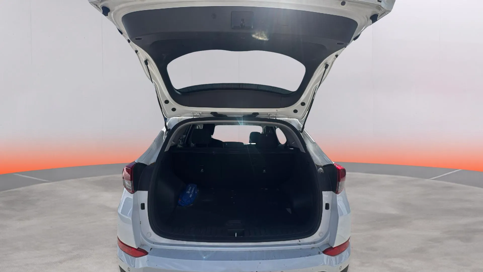 Hyundai Tucson 1.6 GDi BlueDrive 25 Aniversario 4x2 - foto 9