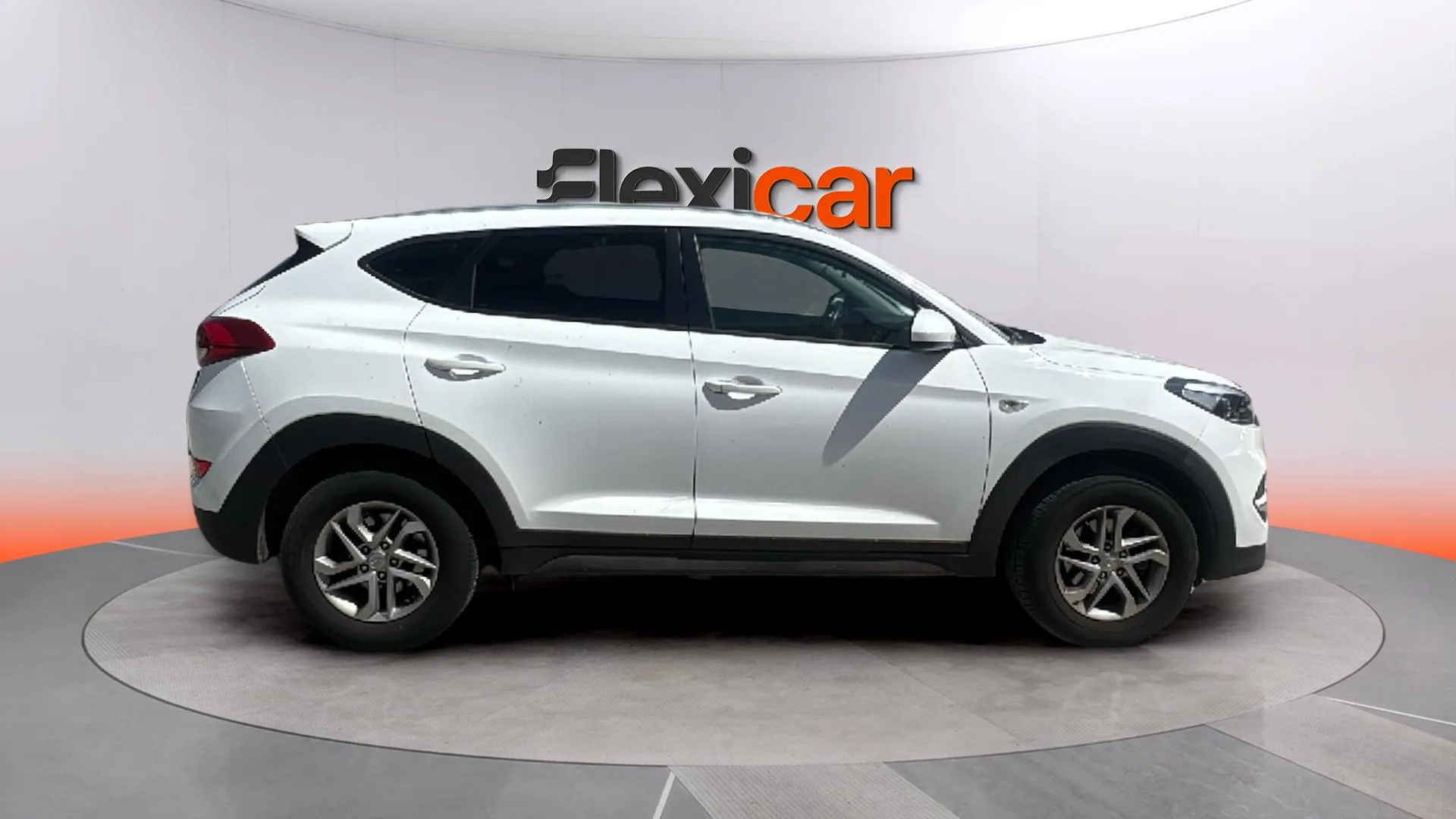 Hyundai Tucson 1.6 GDi BlueDrive 25 Aniversario 4x2 - foto 8