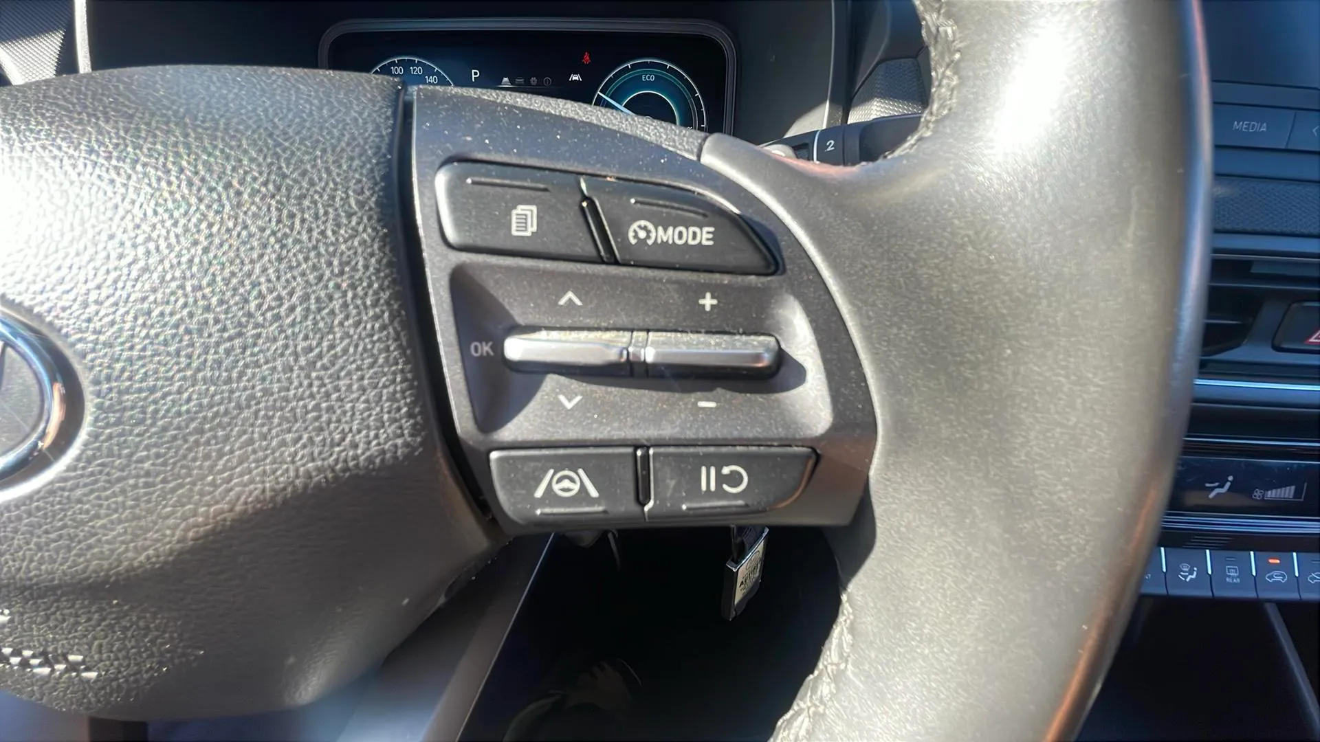 Hyundai Kona 1.6 GDI HEV Tecno 2C DCT - foto 33
