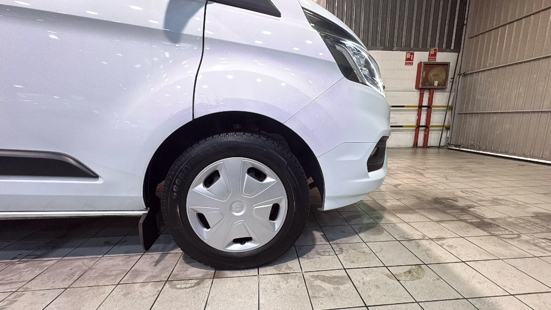 Ford Tourneo Custom 2.0 EcoBoost Hybr L2 Titanium - foto 22