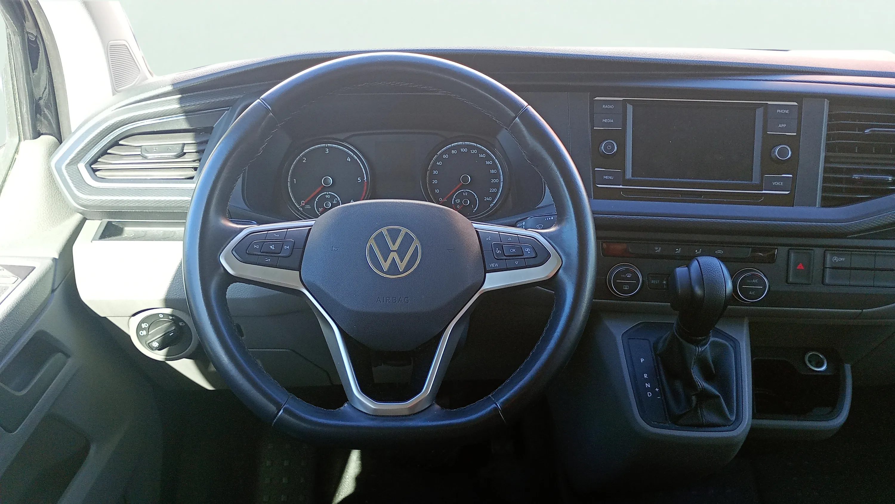 Volkswagen Caravelle Corta 2.0 TDI Aut - foto 10