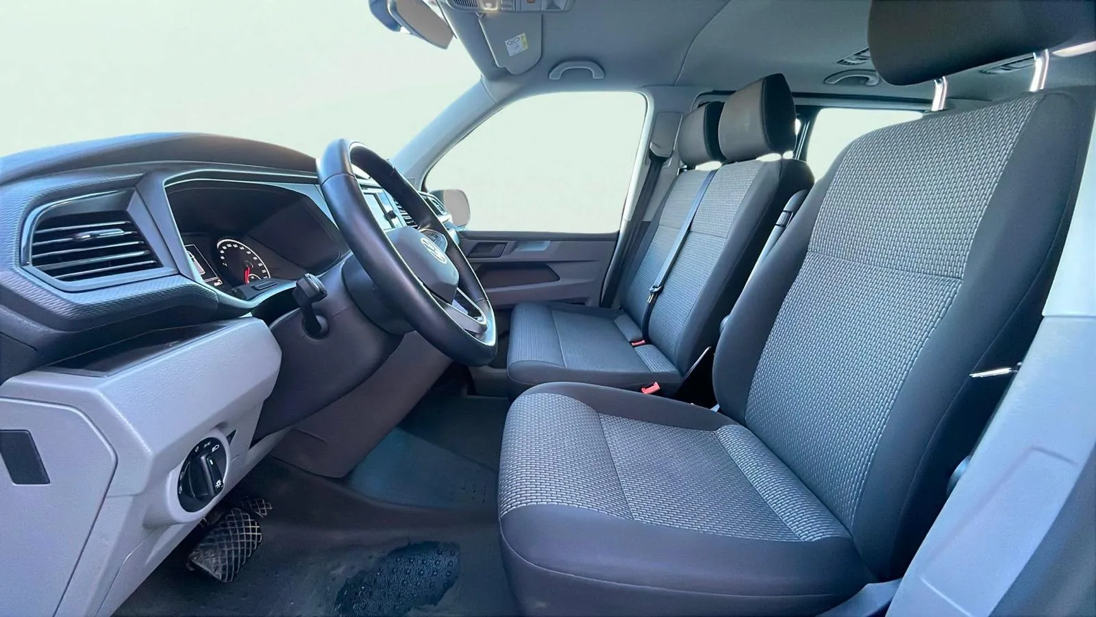 Volkswagen Caravelle Corta 2.0 TDI Aut - foto 12