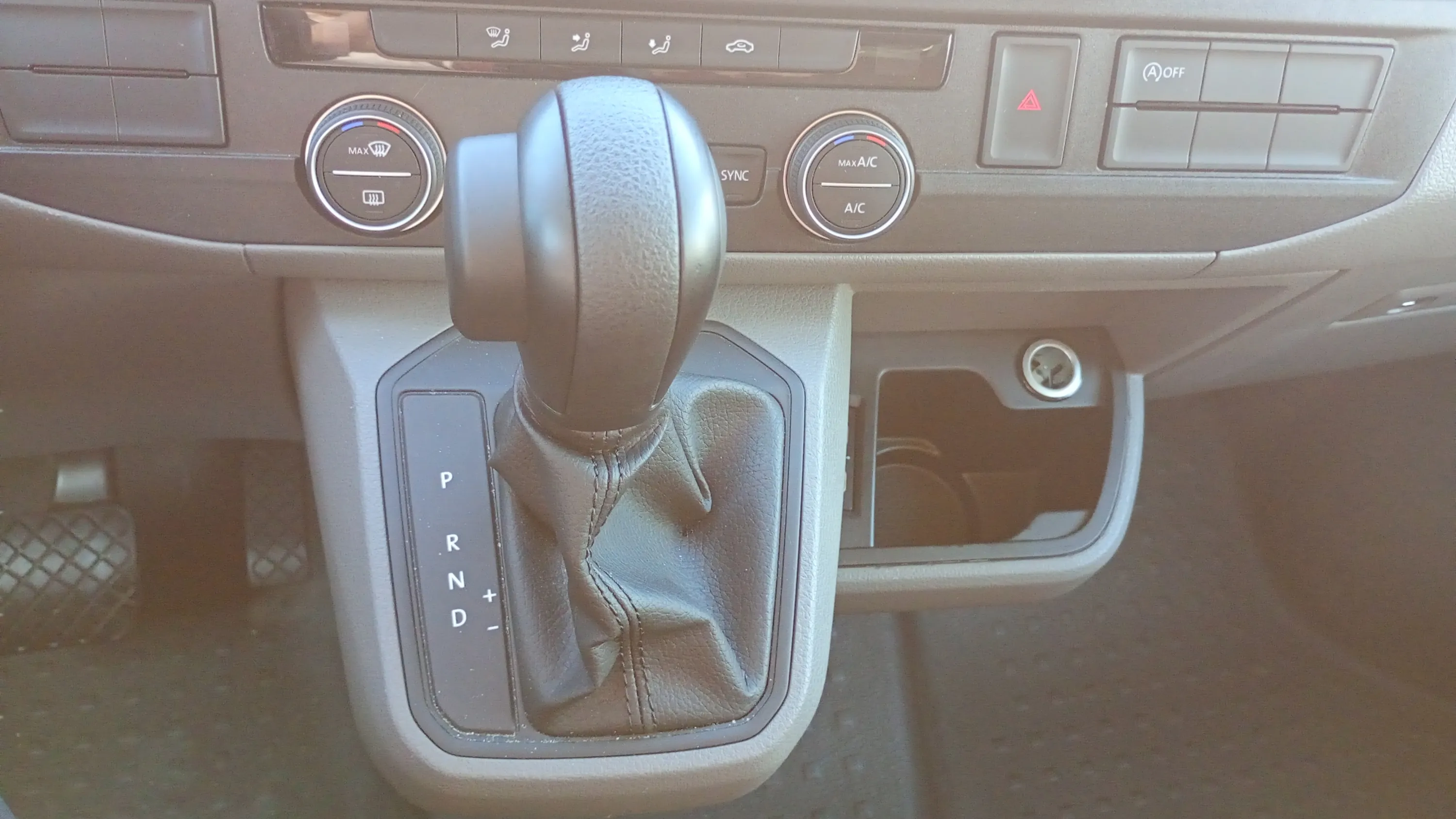 Volkswagen Caravelle Corta 2.0 TDI Aut - foto 22