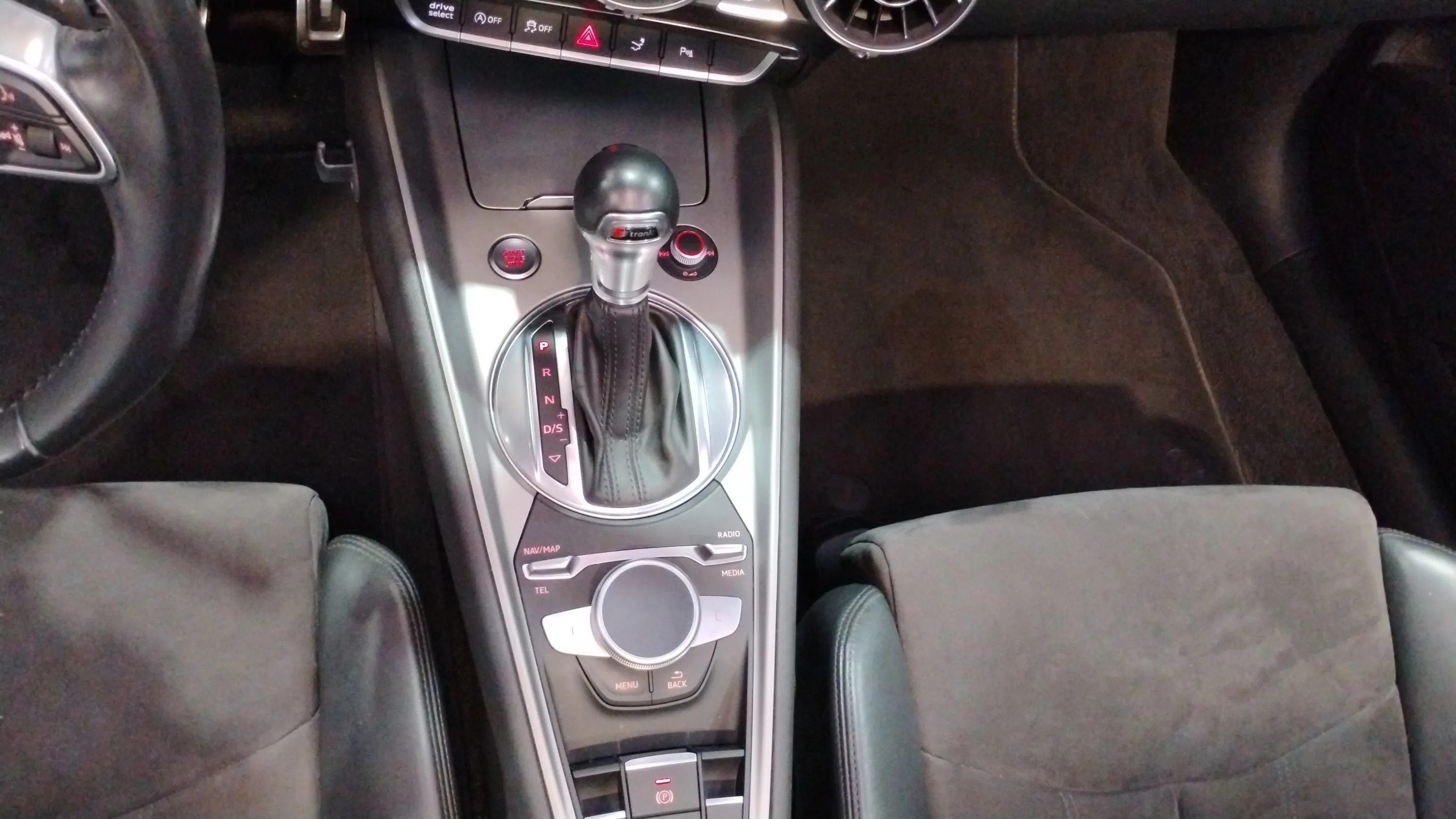 Audi TT 1.8 TFSI S tronic Roadster - foto 11