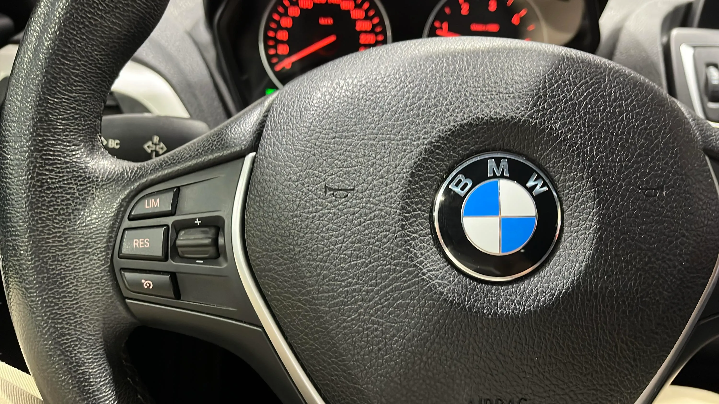 BMW Serie 2 218d - foto 21