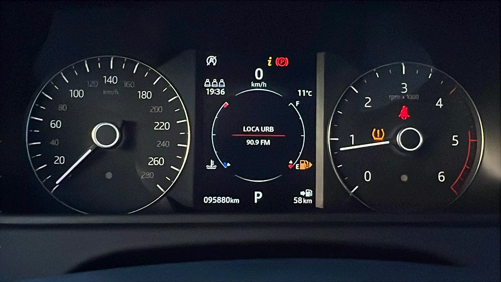 Land Rover Range Rover Velar 2.0 D180 R-Dynamic 4WD - foto 11
