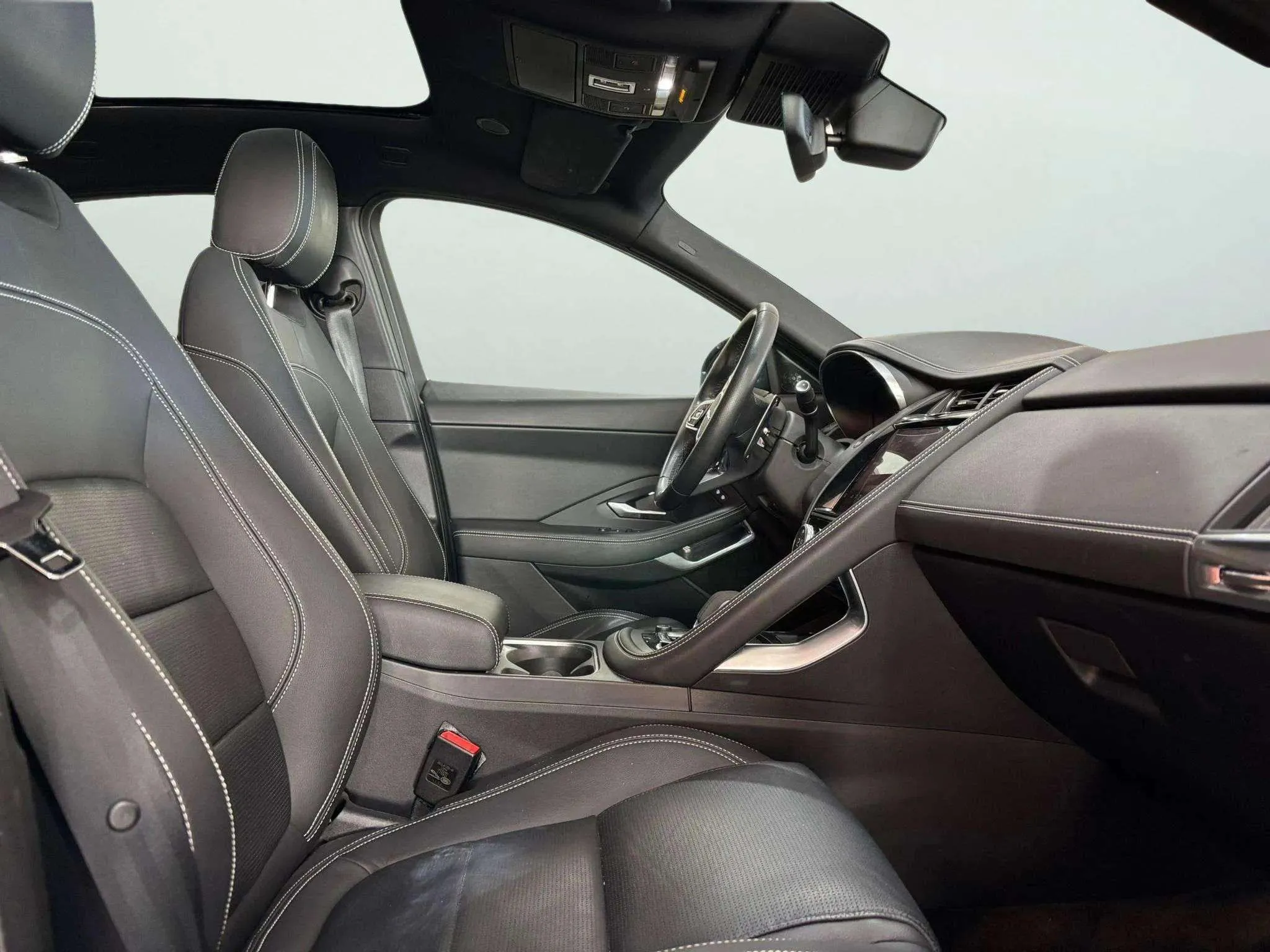 Jaguar E-Pace 2.0D I4 AWD MHEV R-Dynamic S - foto 13