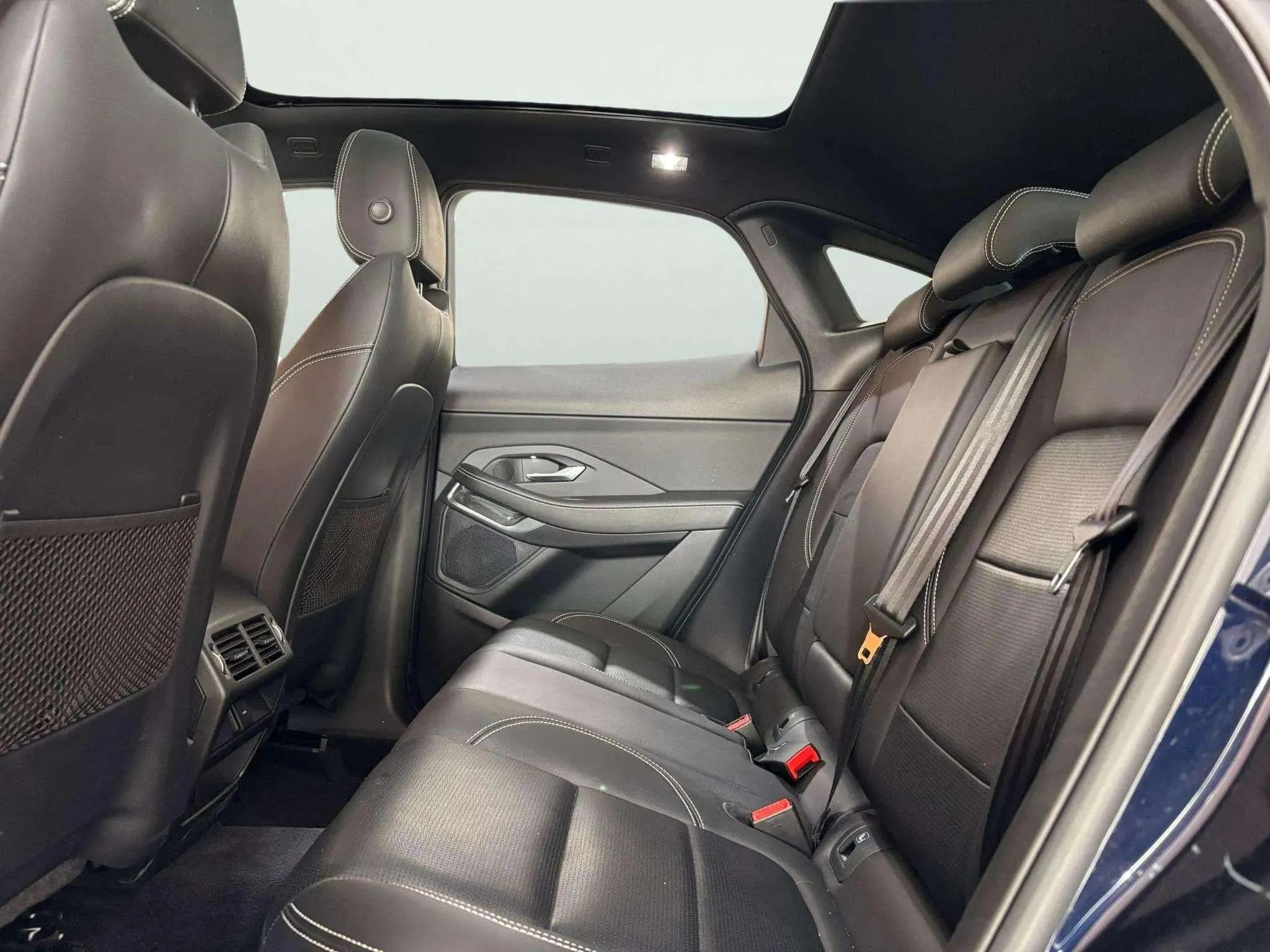 Jaguar E-Pace 2.0D I4 AWD MHEV R-Dynamic S - foto 25