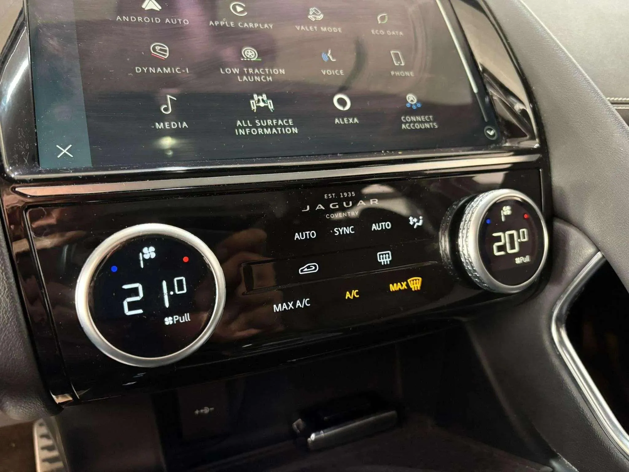 Jaguar E-Pace 2.0D I4 AWD MHEV R-Dynamic S - foto 18