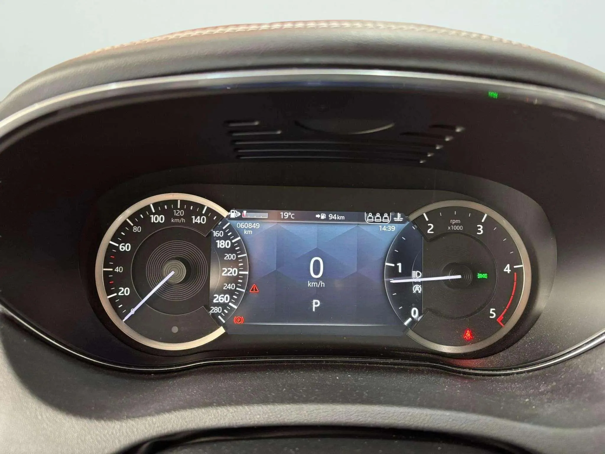 Jaguar E-Pace 2.0D I4 AWD MHEV R-Dynamic S - foto 29