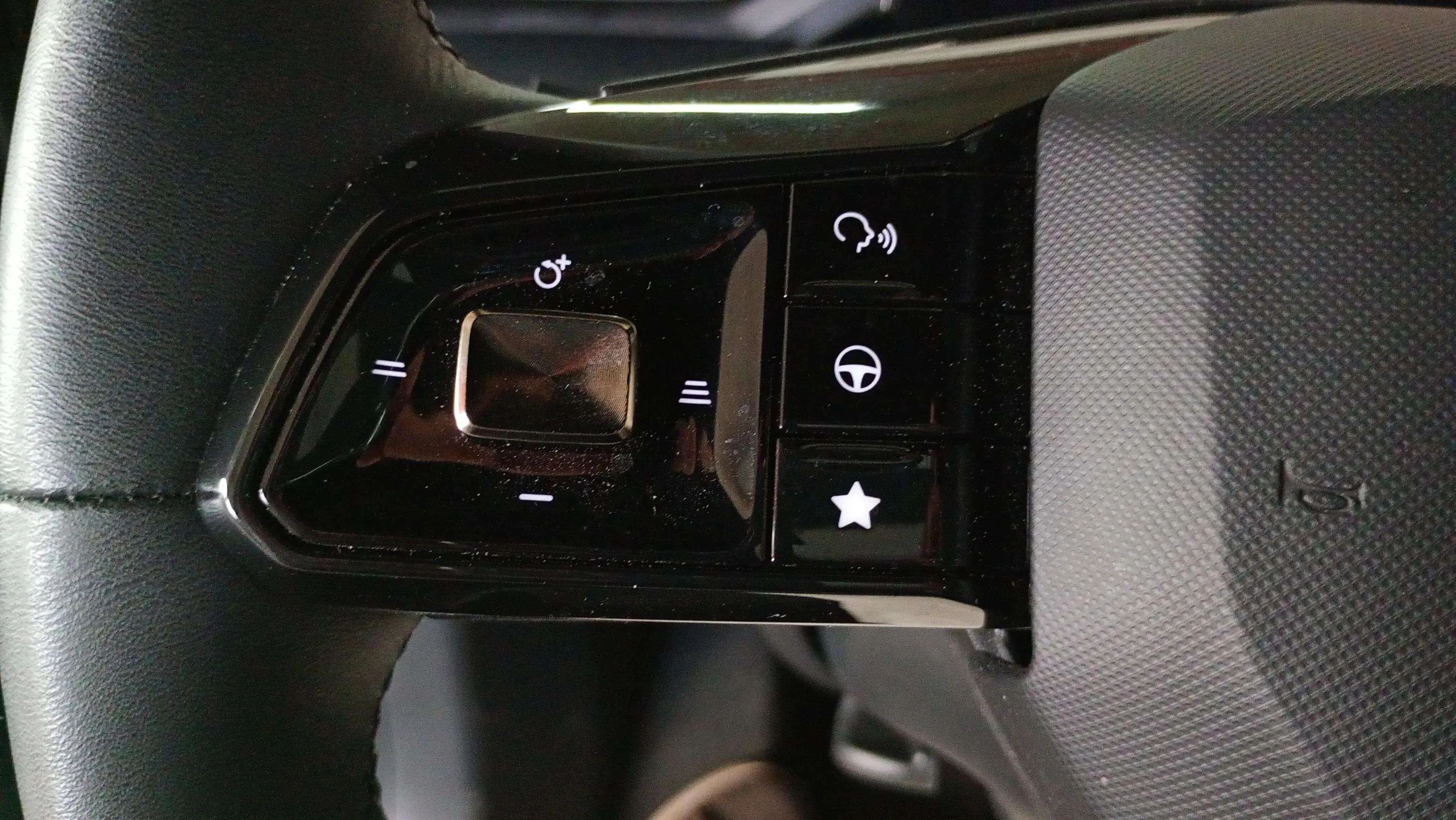 MG MG3 Hybrid+ Luxury - foto 19