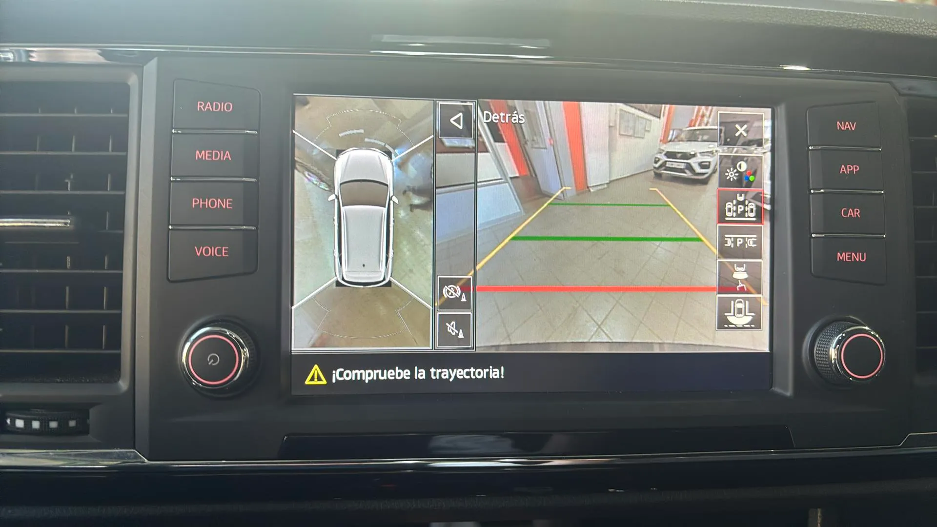 SEAT Ateca 2.0 TSI DSG-7 4D FR - foto 18