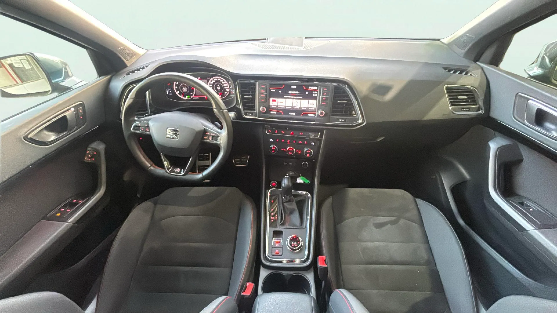 SEAT Ateca 2.0 TSI DSG-7 4D FR - foto 9