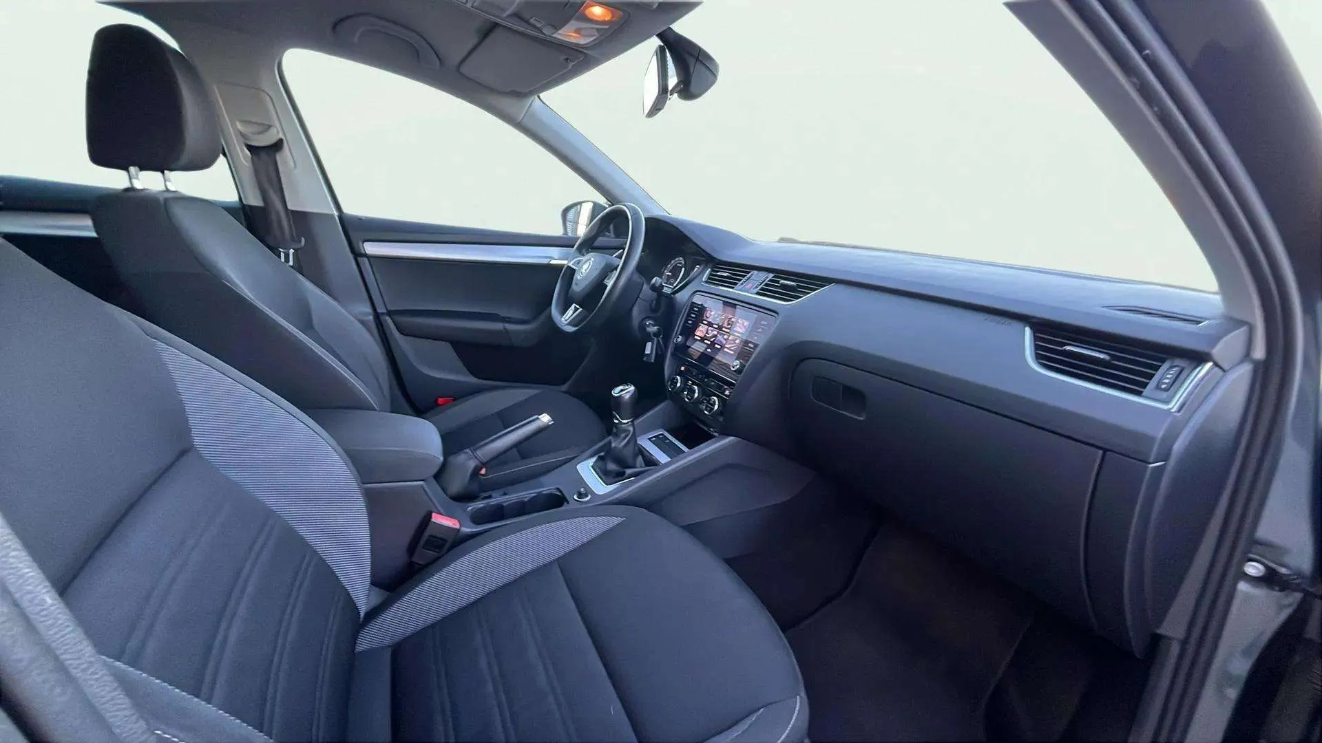 Škoda Octavia 1.6 TDI Style - foto 13