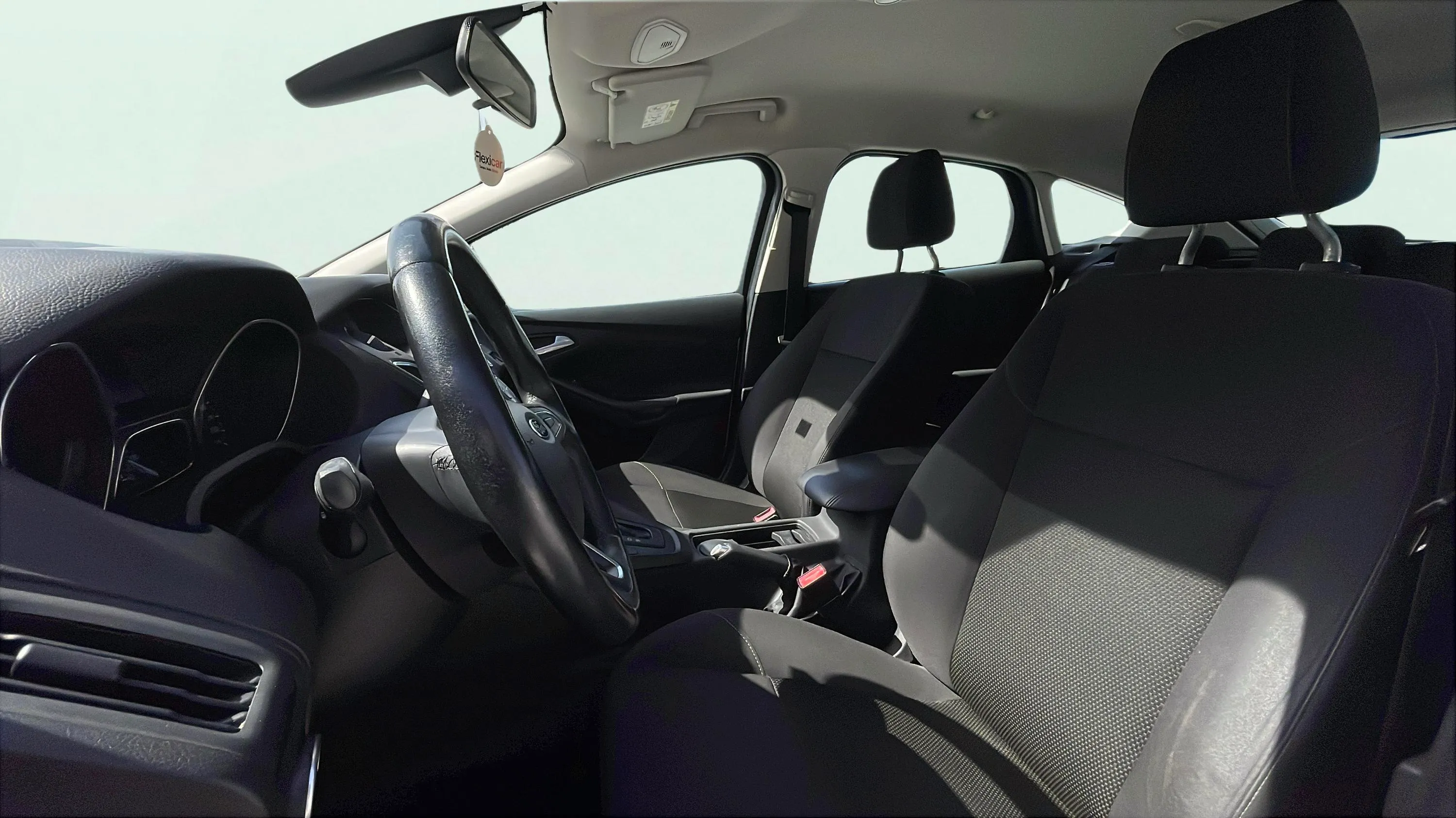 Ford Focus 1.0 EcoBoost ST-Line - foto 14