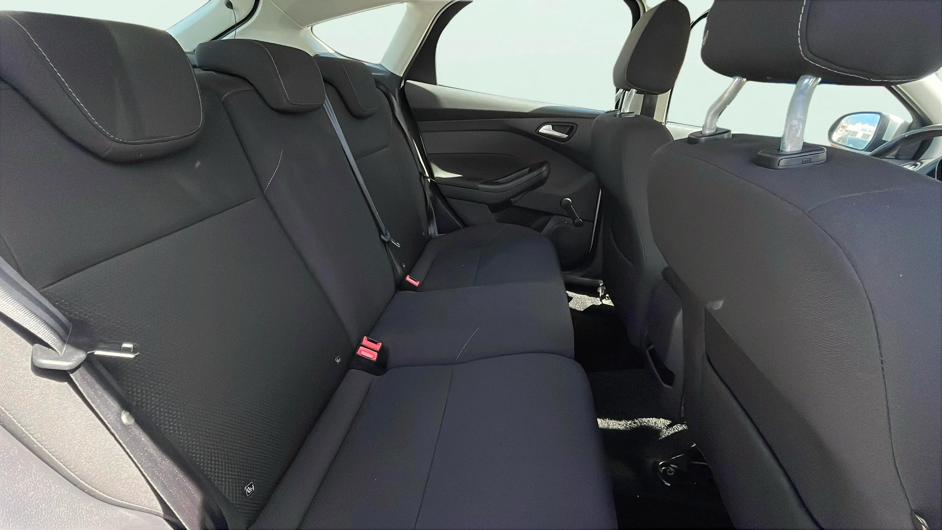 Ford Focus 1.0 EcoBoost ST-Line - foto 16