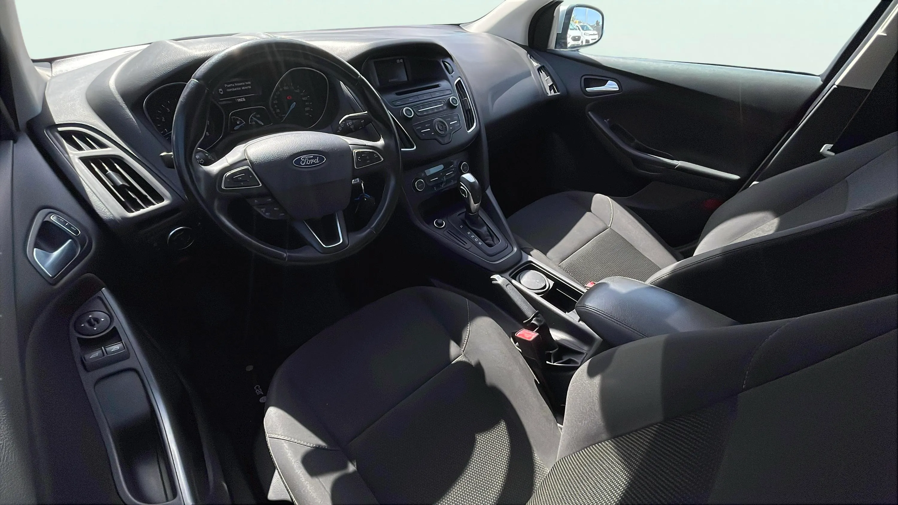 Ford Focus 1.0 EcoBoost ST-Line - foto 12