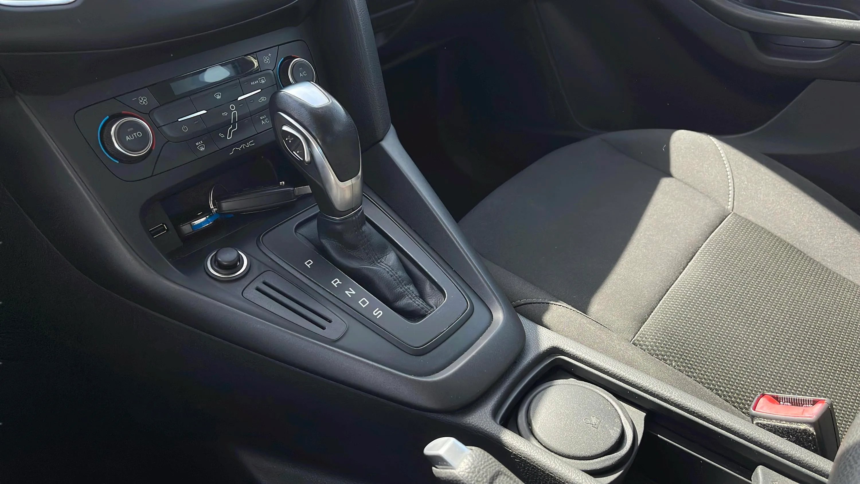 Ford Focus 1.0 EcoBoost ST-Line - foto 15