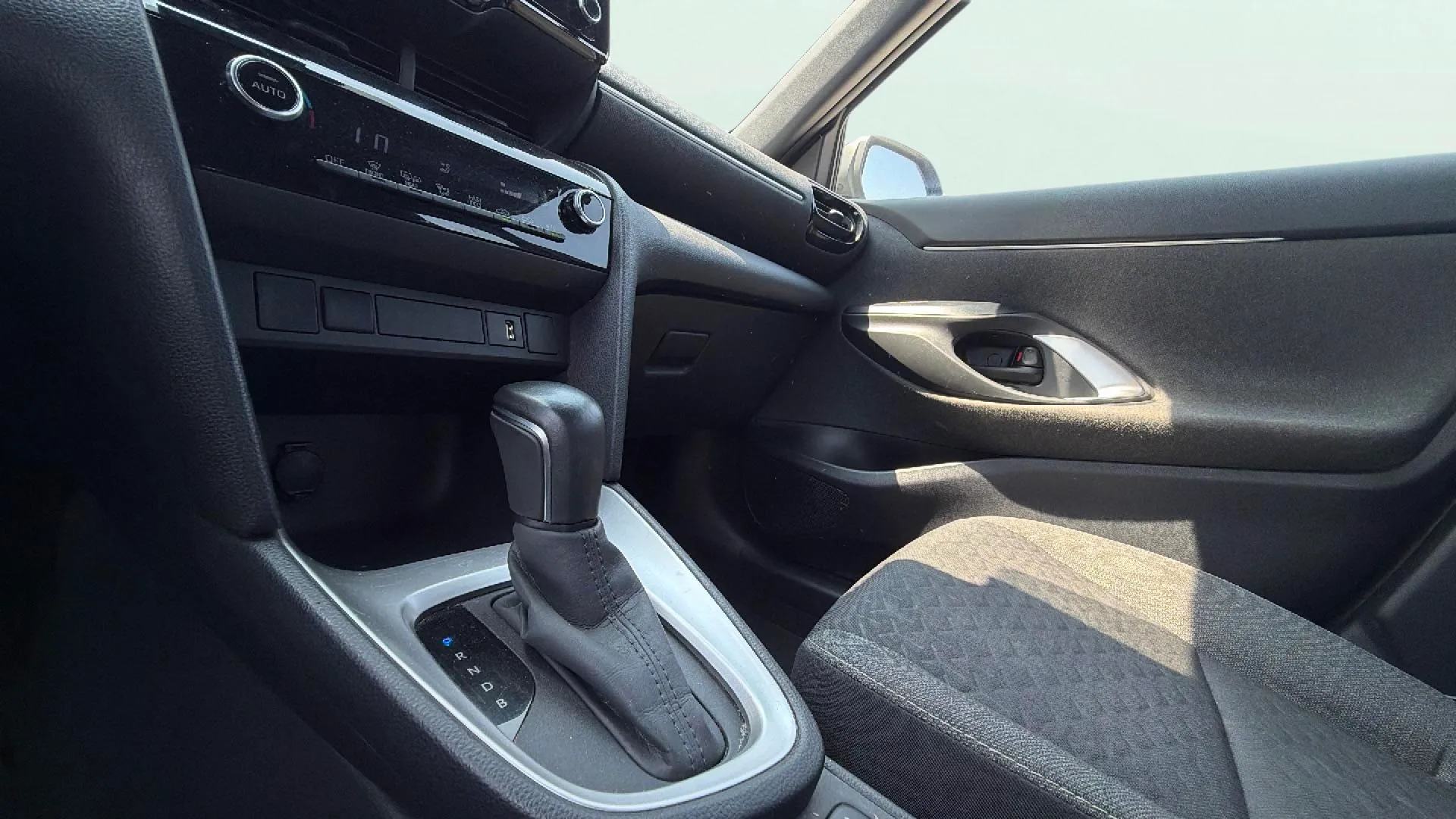 Toyota Yaris Cross 1.5 120H Active Tech - foto 13