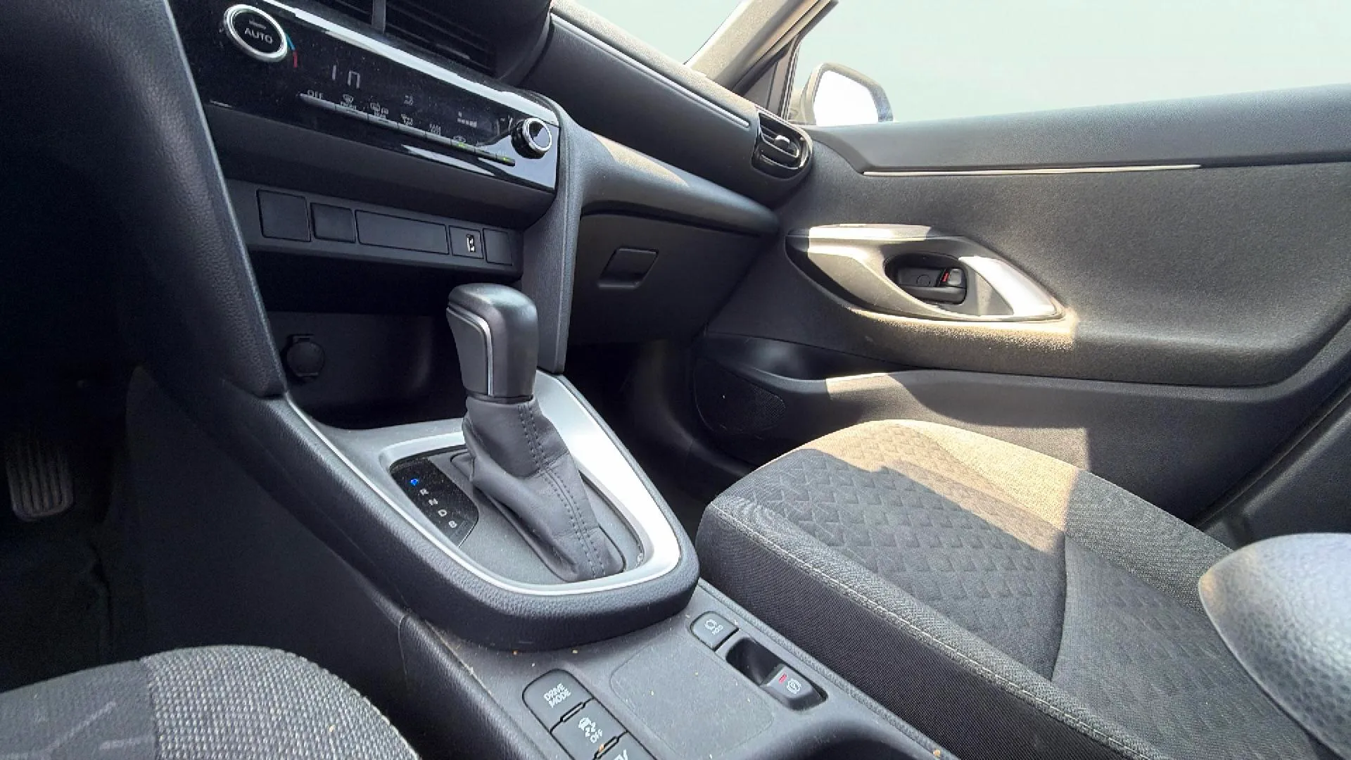 Toyota Yaris Cross 1.5 120H Active Tech - foto 25