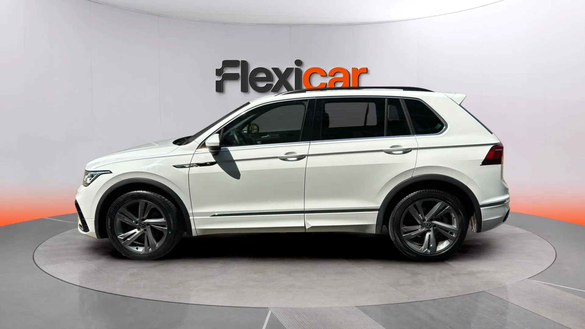 Volkswagen Tiguan R-Line 2.0 TDI DSG - foto 5