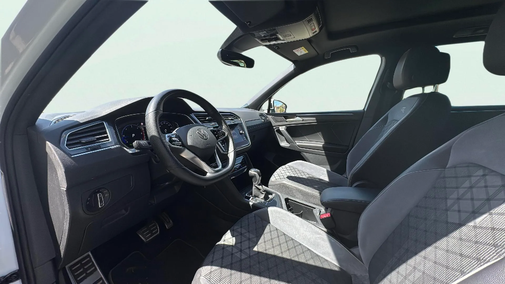 Volkswagen Tiguan R-Line 2.0 TDI DSG - foto 11