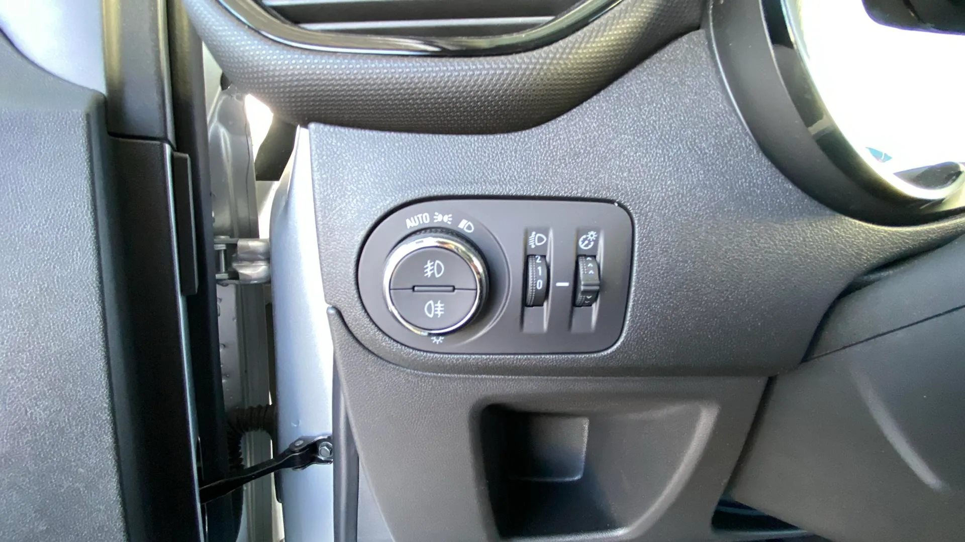 Opel Crossland 1.2 Elegance - foto 11